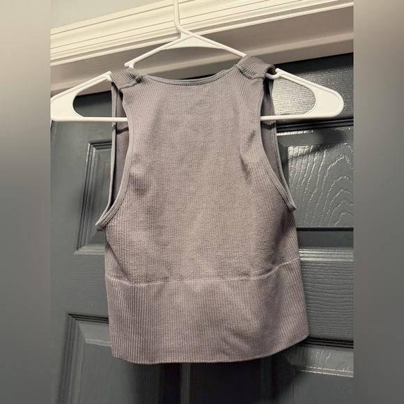 ASO Sarah Cameron Outer Banks Grey Out From Under Tank Top - Picture 4 of 4